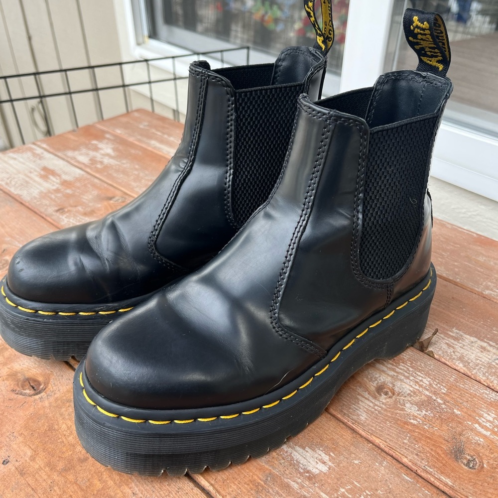 Dr. Marten Platform Black Chelsea Jadon Boots